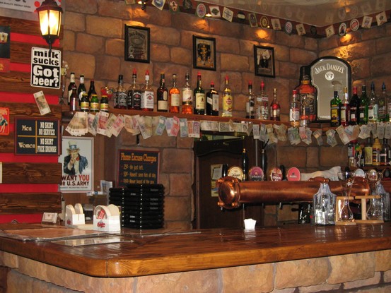 Интерьер паб Brookstone Pub