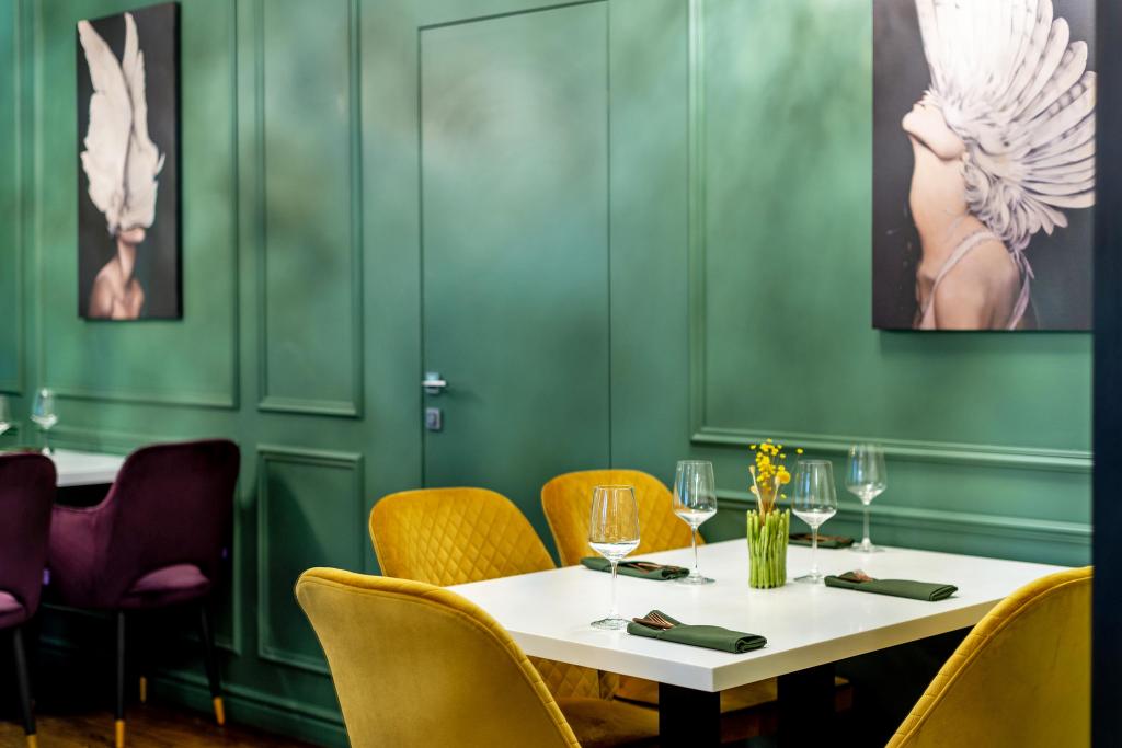 Сезон устриц | Дворяне | ул. Почтамтская, 1