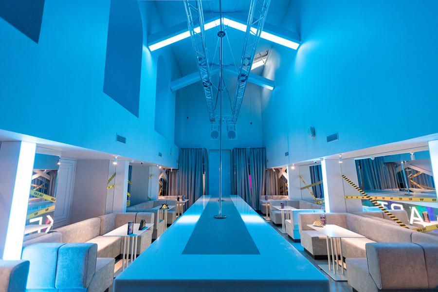 Бесплатный вход и подарок на выбор | Zависть Podium | пр-т Невский, 80