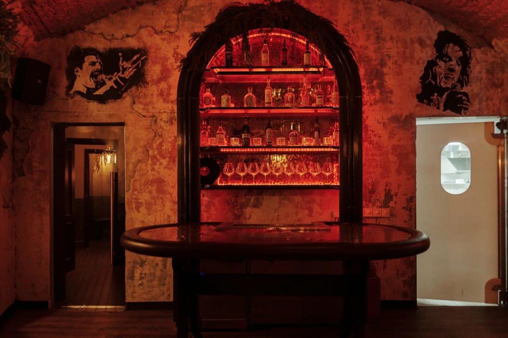 Живая музыка и диджей-сет