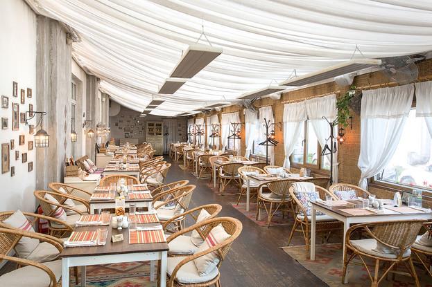 Гостеприимный, горячий и веселый праздник для всей семьи.