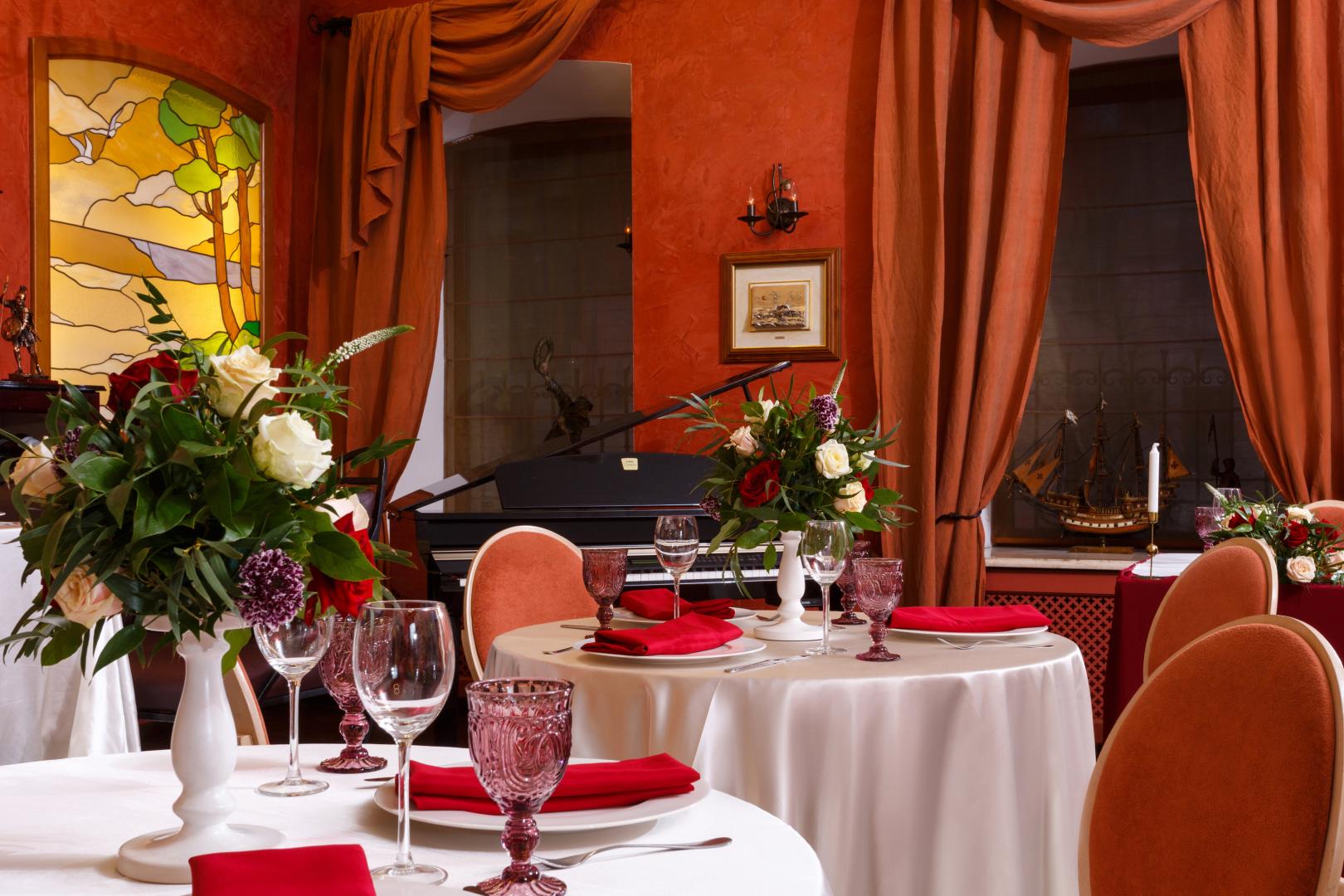 Международный женский день | Marco Polo | В.О. 12-я линия, 27