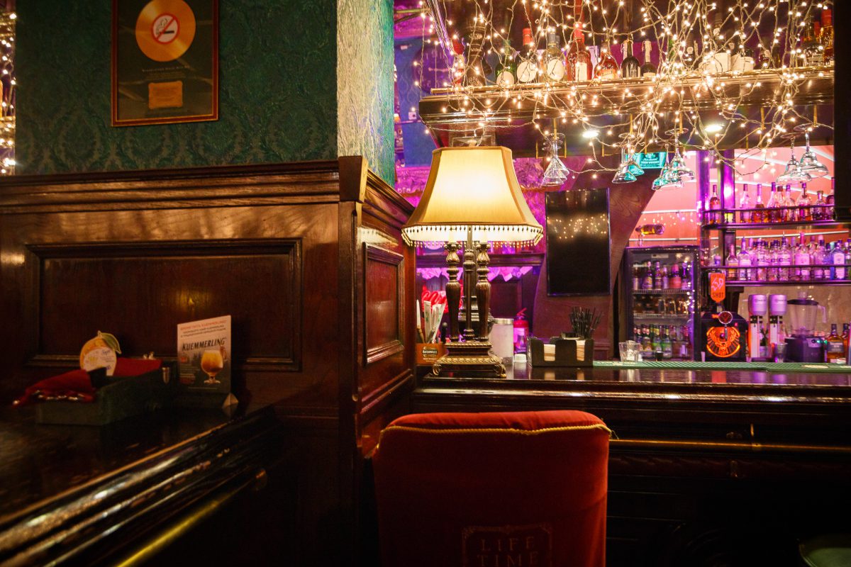 Интерьер бар Douglas