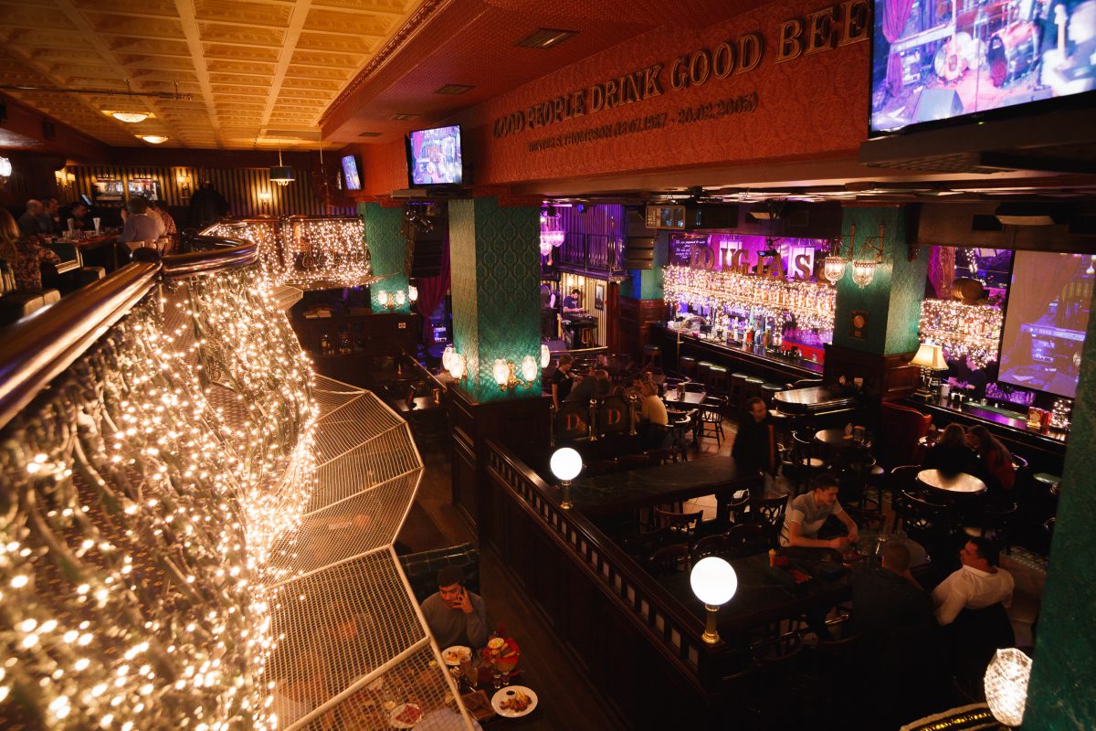 Интерьер бар Douglas