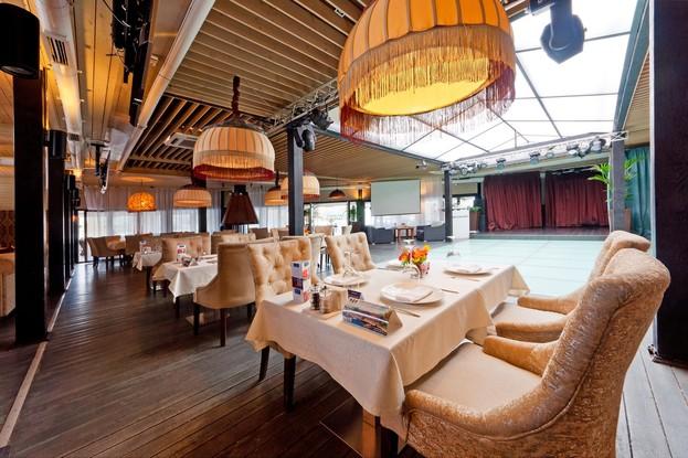 Завтрак, переходящий в обед