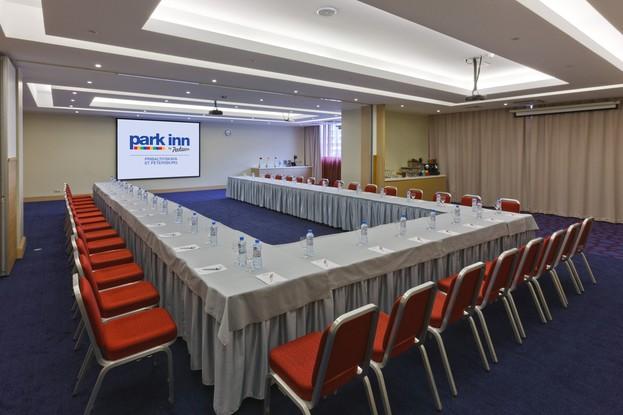 Интерьер банкетный зал Банкетные залы гостиничного комплекса Park Inn «Прибалтийская»