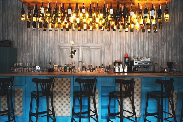 Интерьер бар Kommunalka. Bar & Kitchen