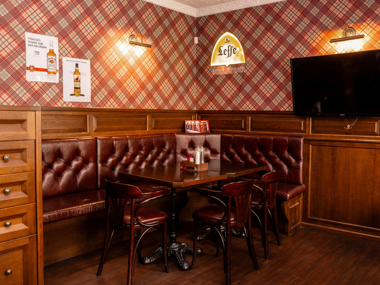 Интерьер паб Oldham Pub & Steak house