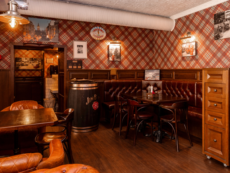 Интерьер паб Oldham Pub & Steak house