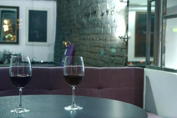 Интерьер бар Loft 75 Wine Bar