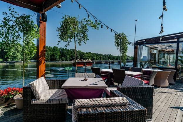 Новогодняя ночь на корабле | Чайка | наб. Мартынова, напротив д. 40