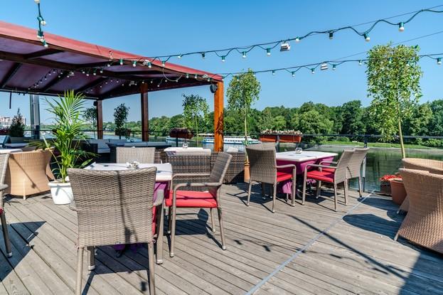 Новогодняя ночь на корабле | Чайка | наб. Мартынова, напротив д. 40