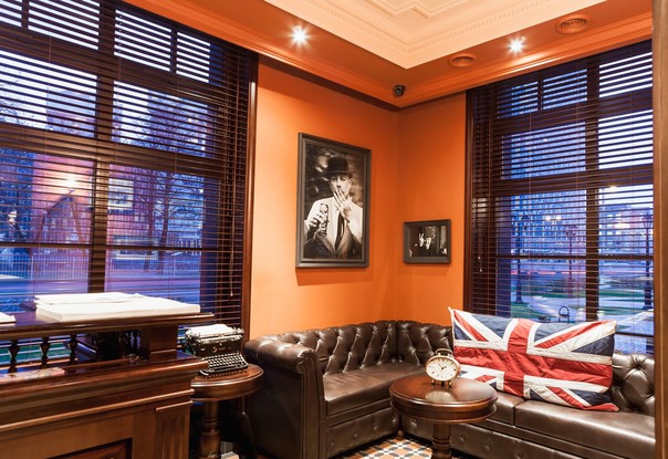 Интерьер паб Грин кинг