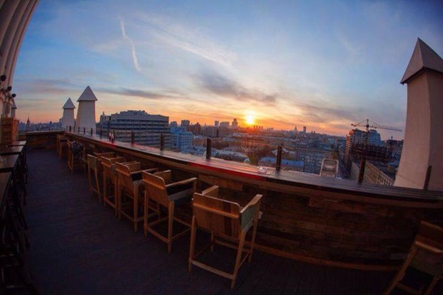 Интерьер бар Campari Bar