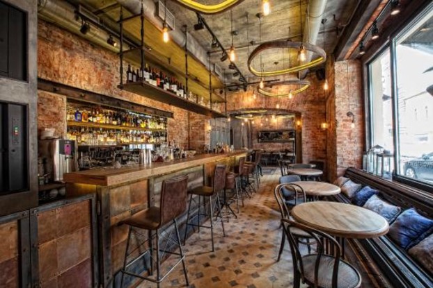 Интерьер бар 19 Bar & Atmosphere