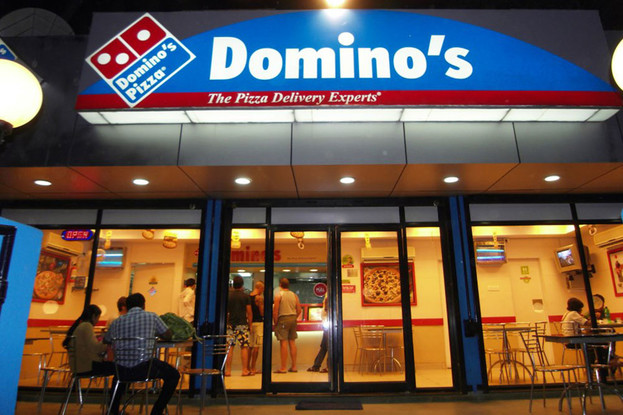 Интерьер пиццерия Domino’s Pizza