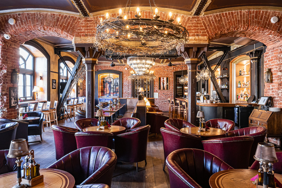 Интерьер паб White Hart Pub