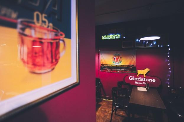 Интерьер паб Gladstone Pub
