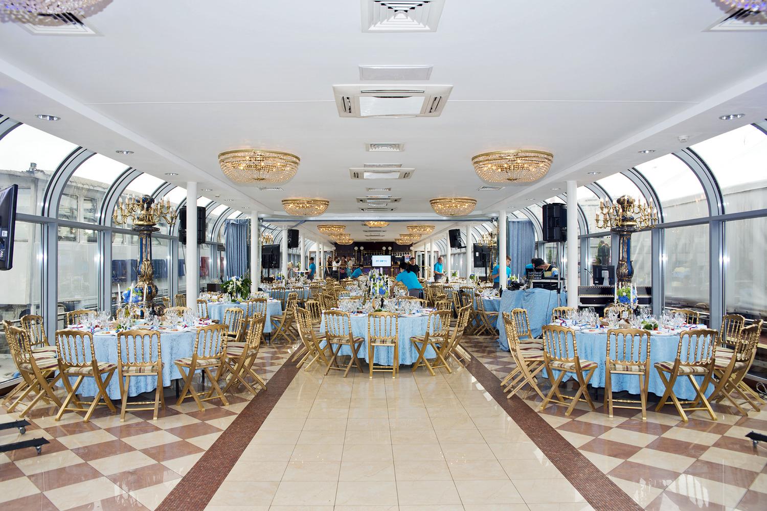 Интерьер ресторан River Palace