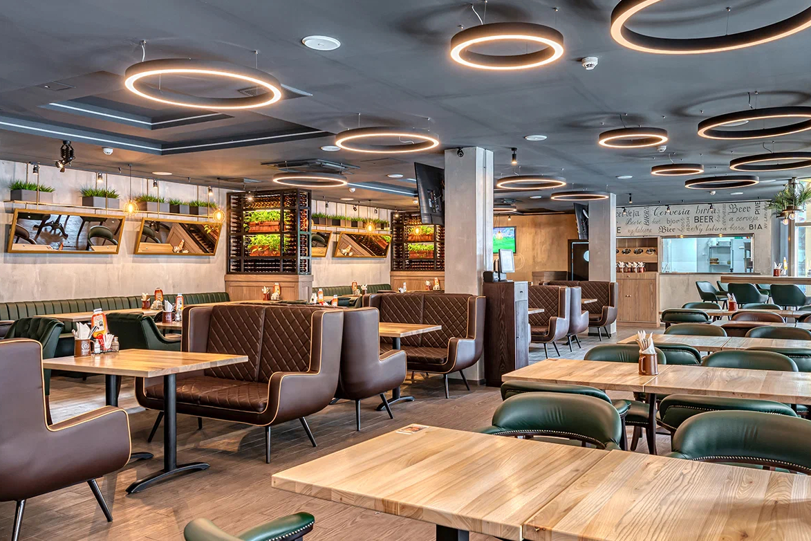 Интерьер пивной ресторан Колбасофф