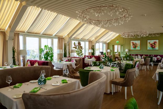 Интерьер ресторан Sky & Garden