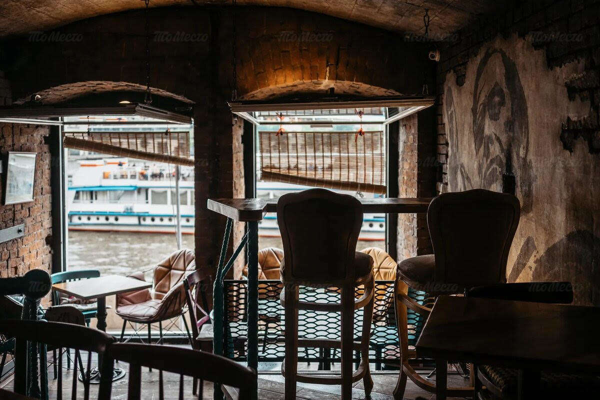 Интерьер бар Dictatura estetica