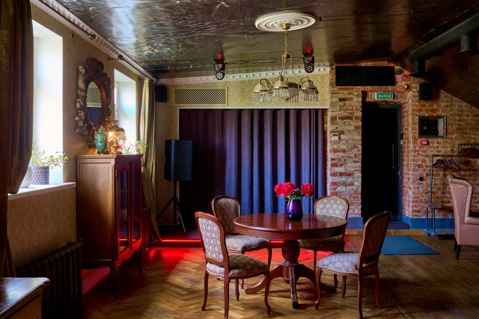 Винное казино | Wine & Dine | наб. Петроградская, 8