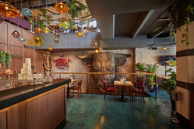 Интерьер ресторан Cihan Turkish Steak&Kebab