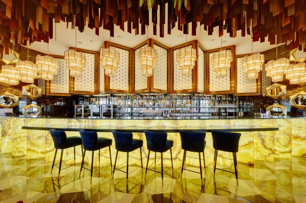 Яркие новинки | Cristal | наб. Синопская, 10