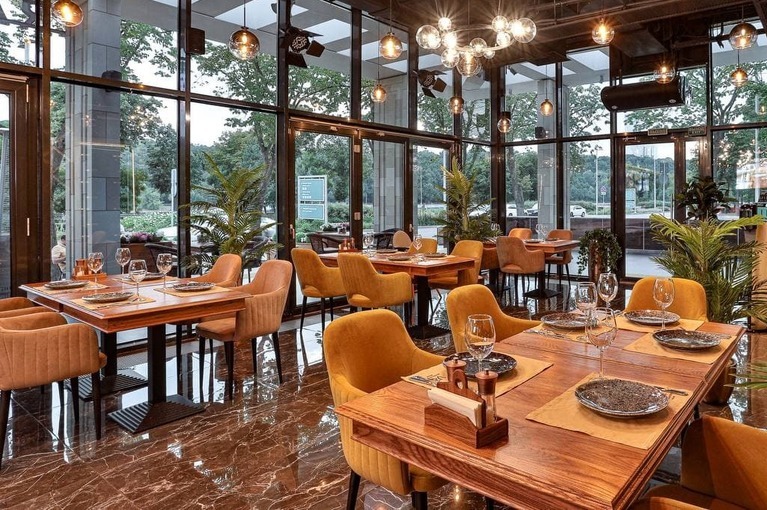 Интерьер ресторан Veranda Riverside