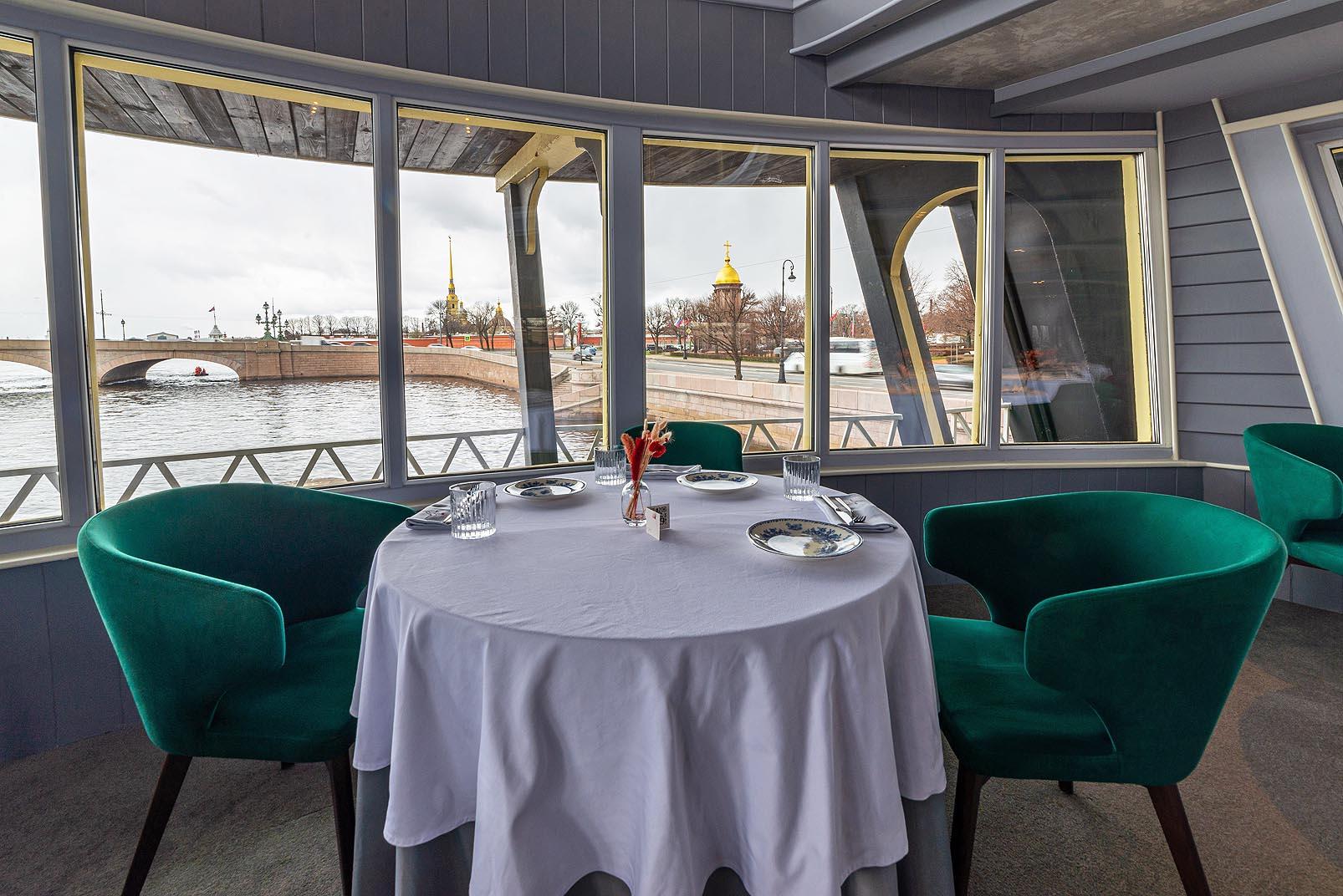 Корюшка с соусом из огурца | Фрегат Благодать | наб. Петровская, напротив дома 2