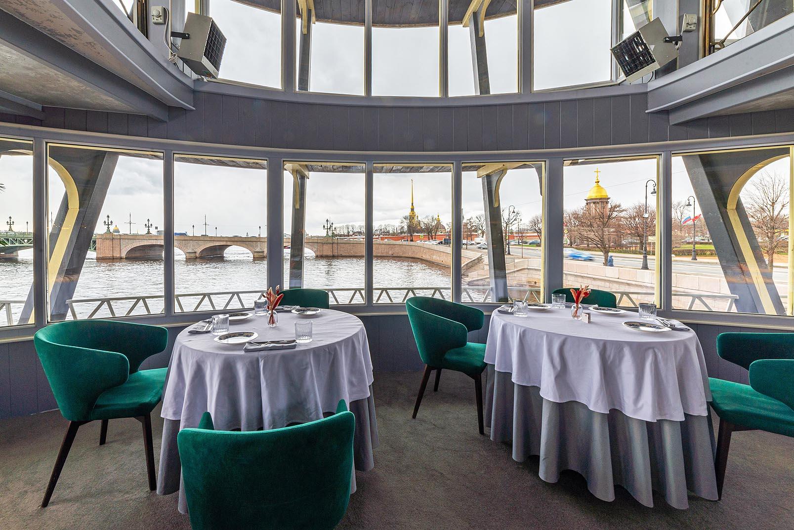 Корюшка с соусом из огурца | Фрегат Благодать | наб. Петровская, напротив дома 2