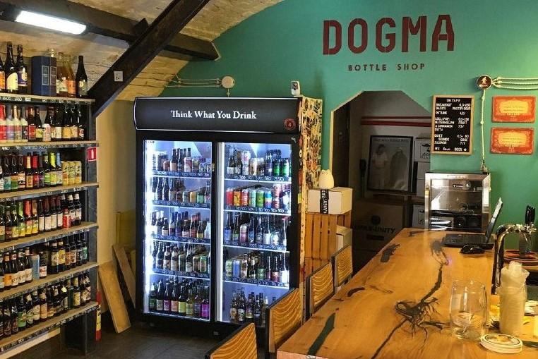 Интерьер бар Dogma Bottle Shop