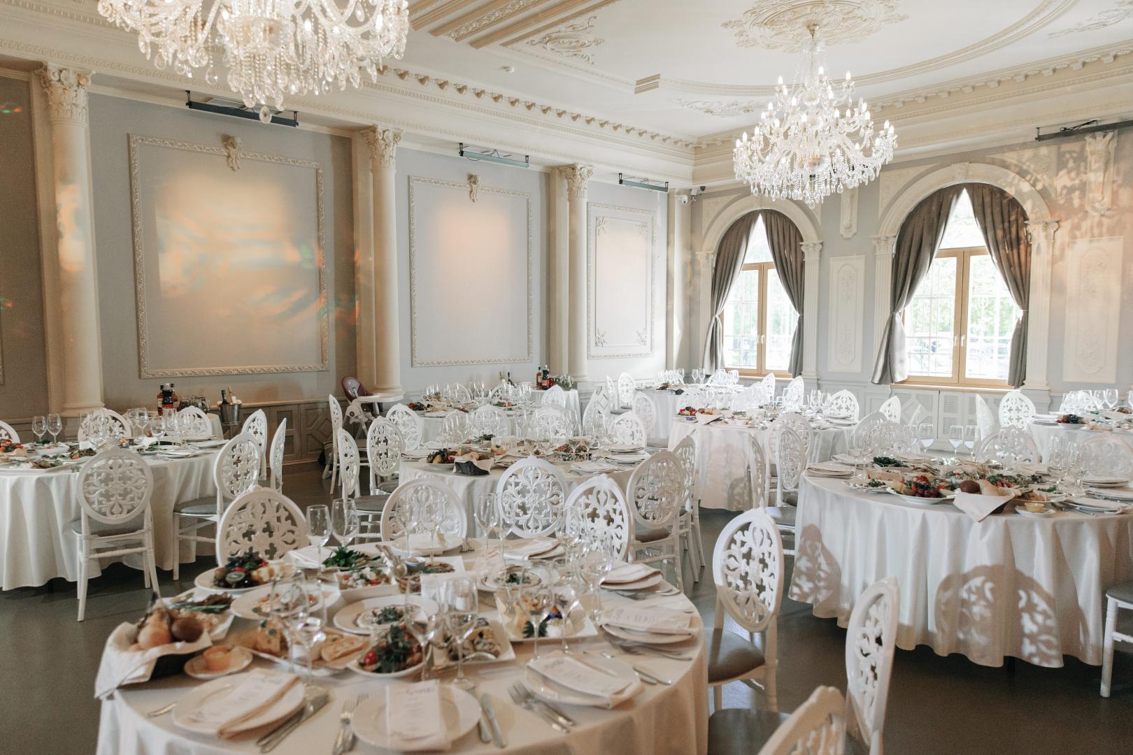 Интерьер банкетный зал Александровский парк