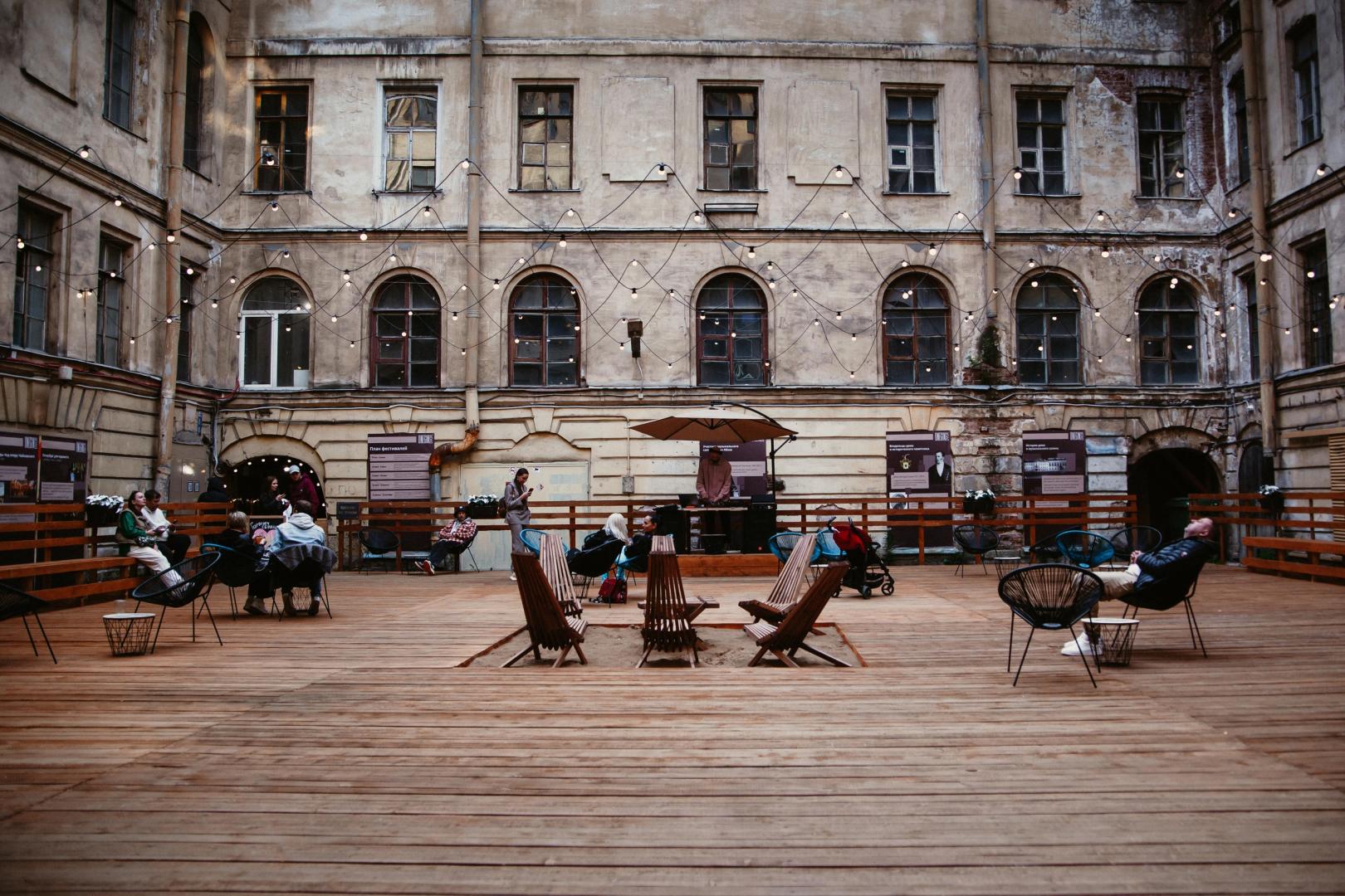 Интерьер бар Onegin Dvor