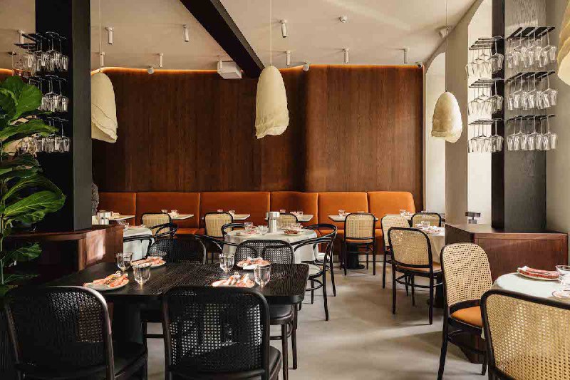 Интерьер ресторан Чарли Bistro & Champagne