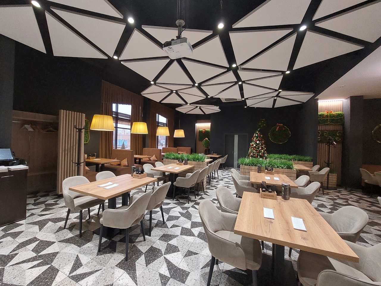 Интерьер ресторан Diamonds