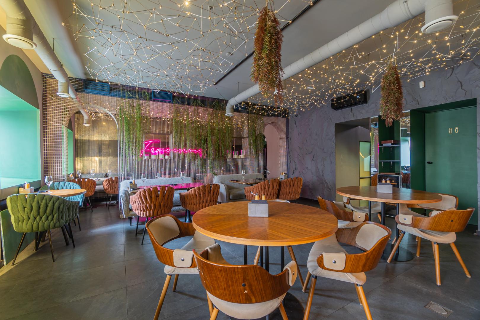 Интерьер кальянный бар Feromon Mytninskaya