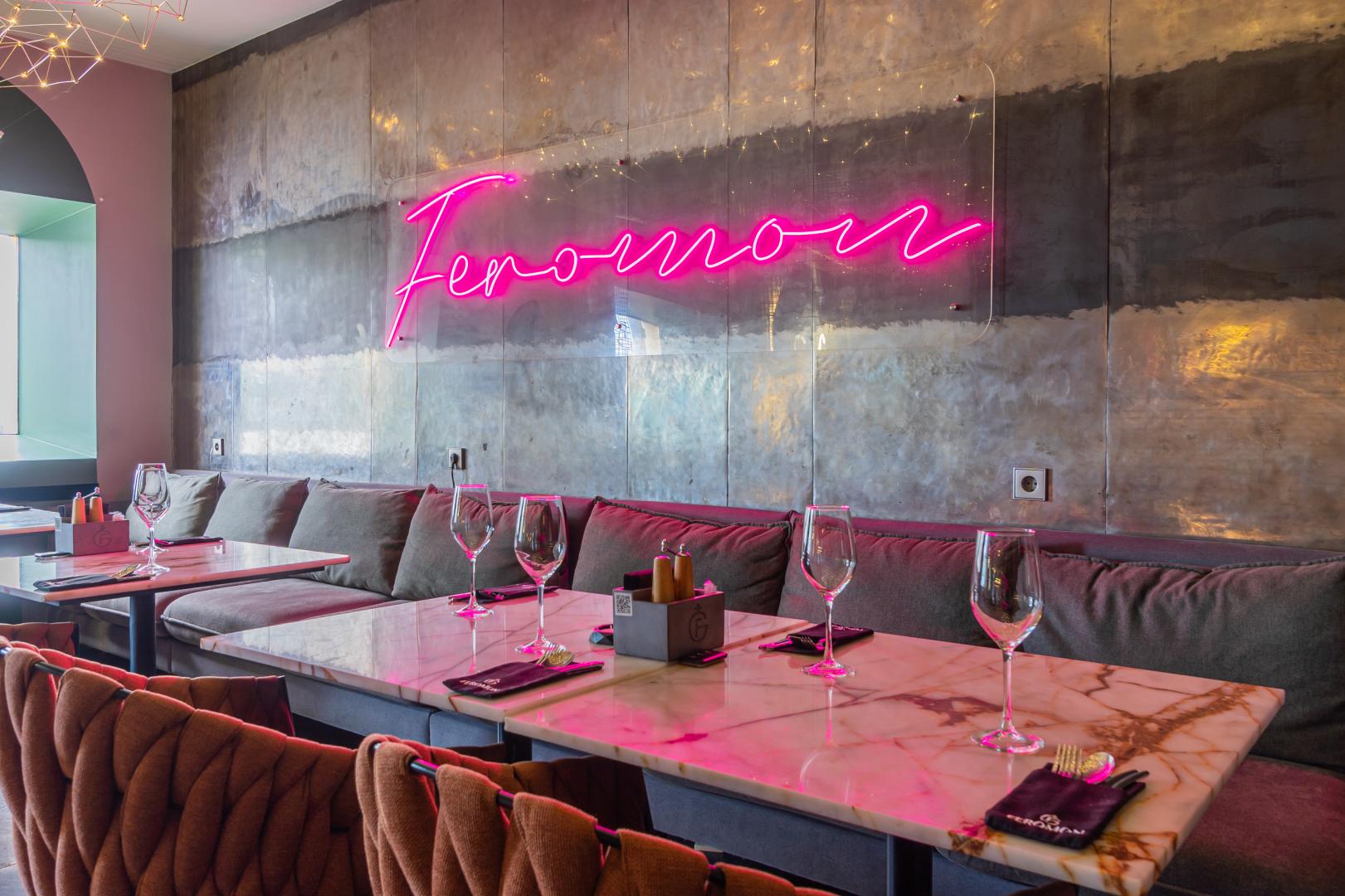 Интерьер кальянный бар Feromon Mytninskaya