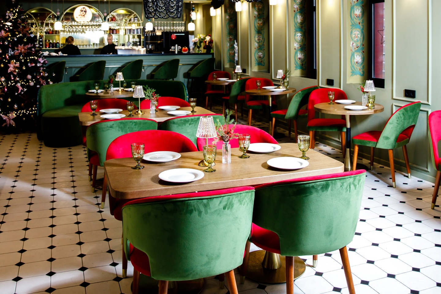 Интерьер ресторан Сибирячка и Снегирь