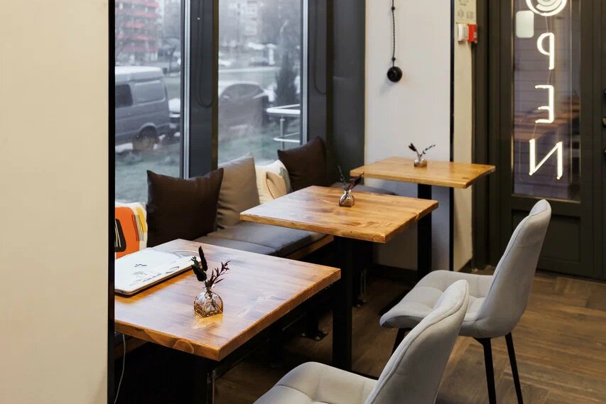 Интерьер кафе PPL’s Cafe