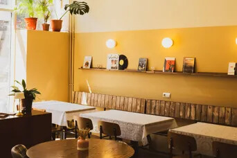 Интерьер кафе Мама домой загонит