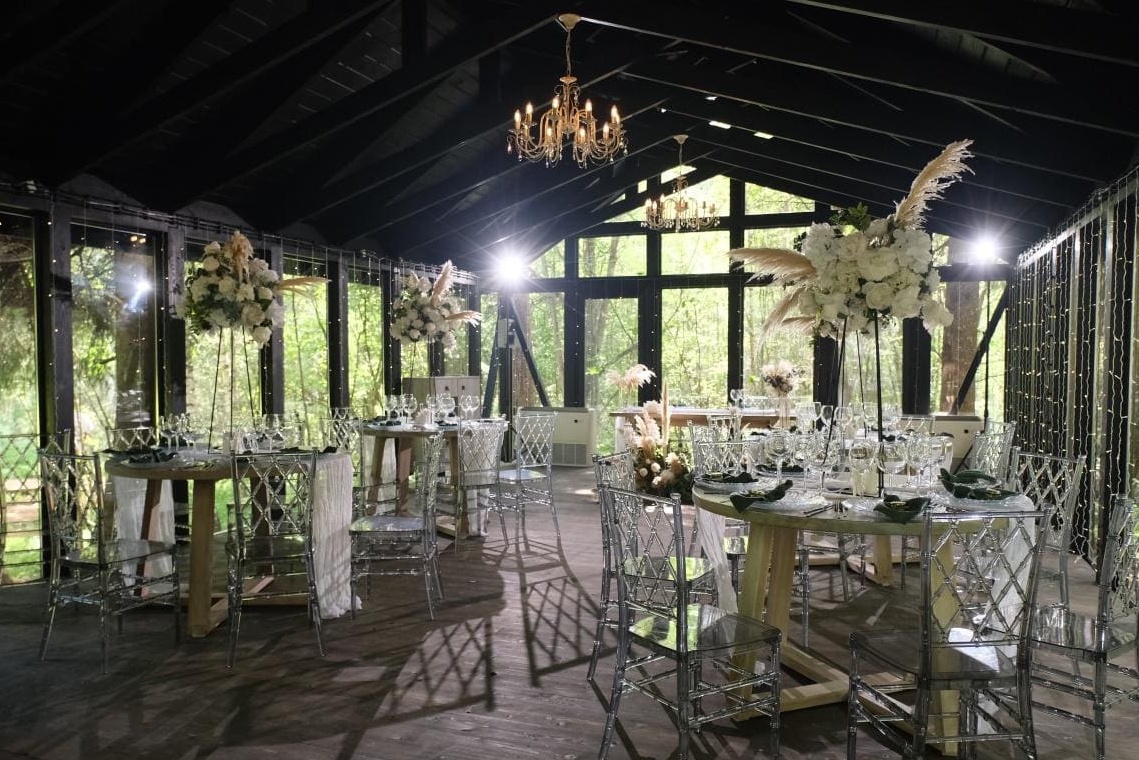 Интерьер площадка для мероприятий Wood House