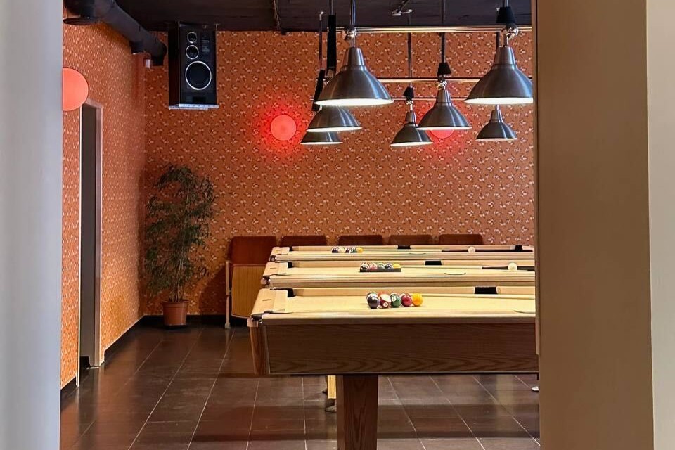 Интерьер площадка для мероприятий Лузеры