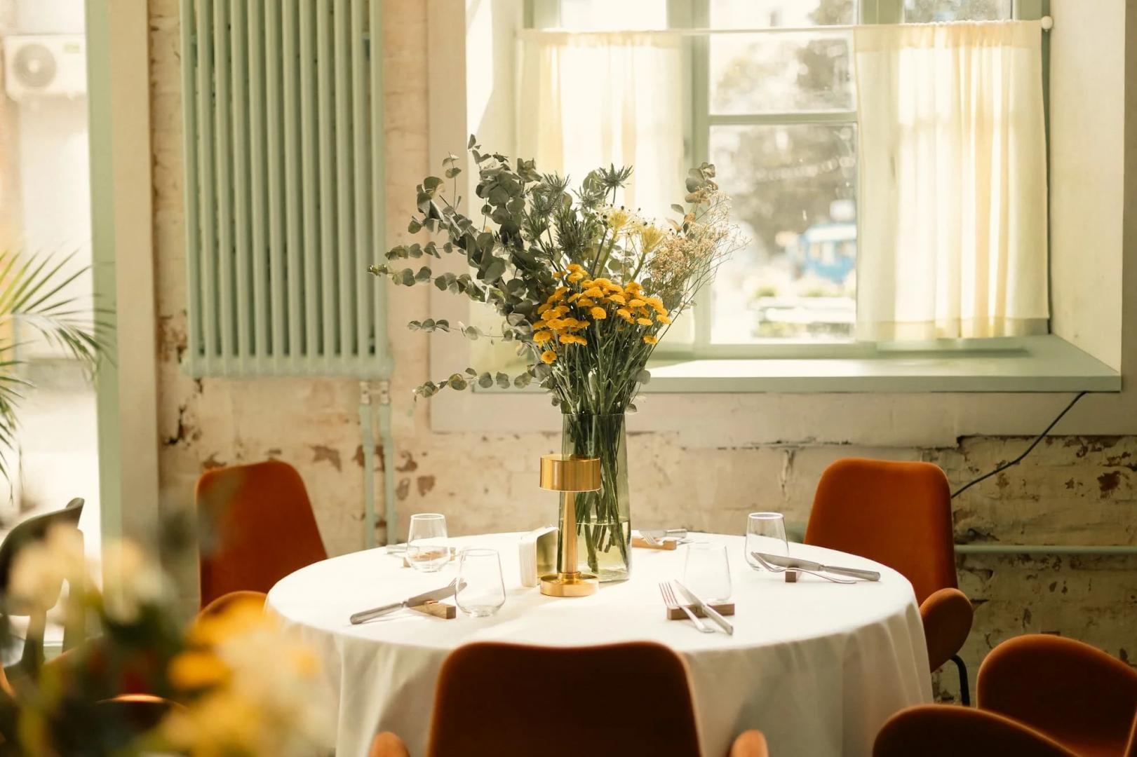 Интерьер ресторан Antonio Bistro