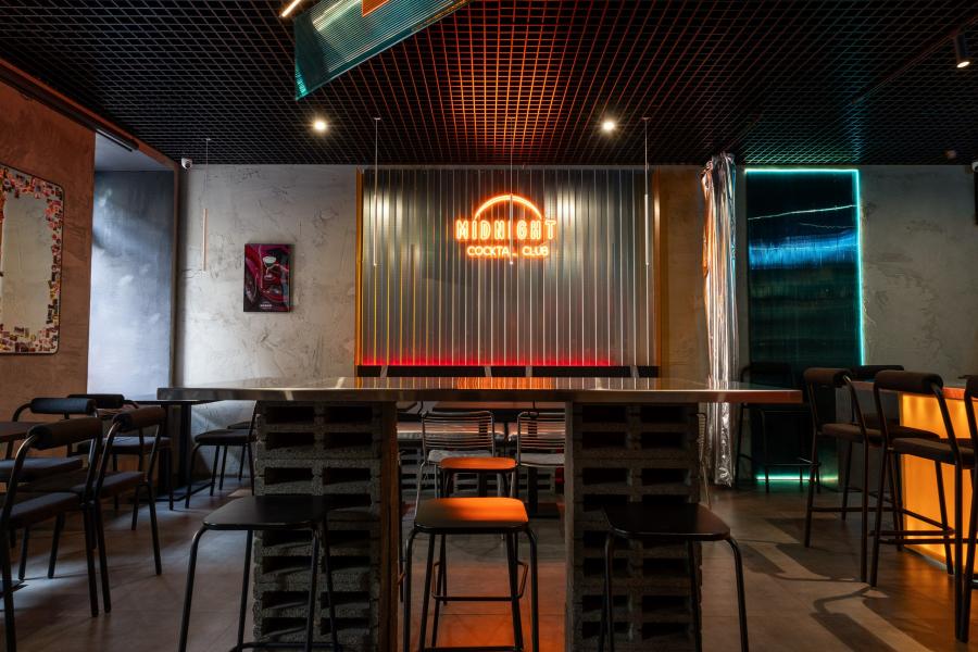 Интерьер бар Midnight Cocktail Club