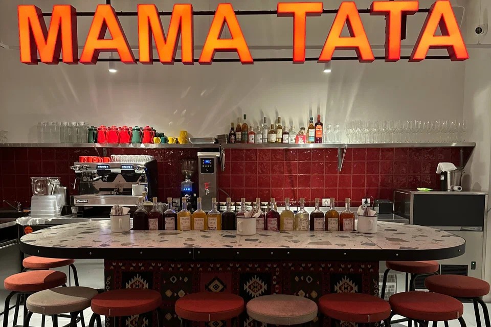 Интерьер бар Мама Тата