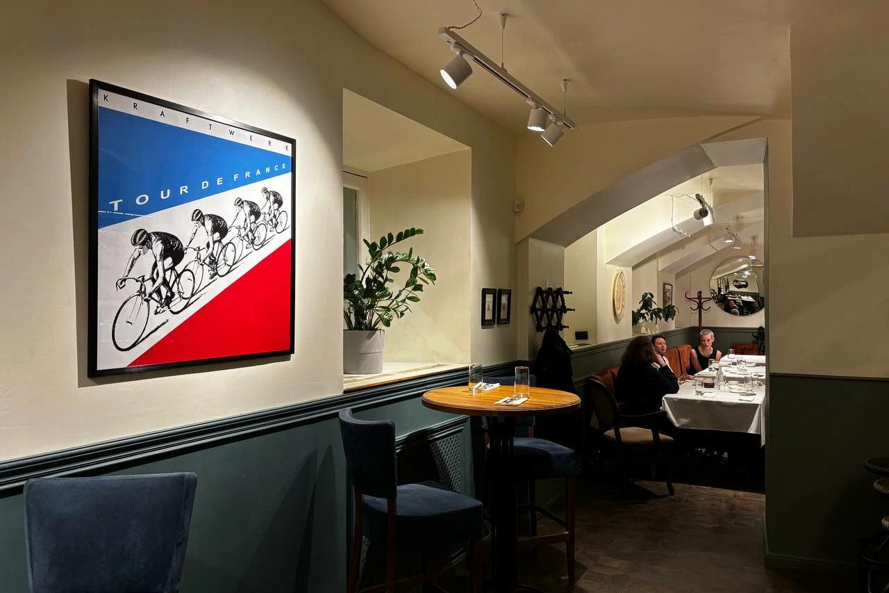 Интерьер ресторан Maman Bistrot