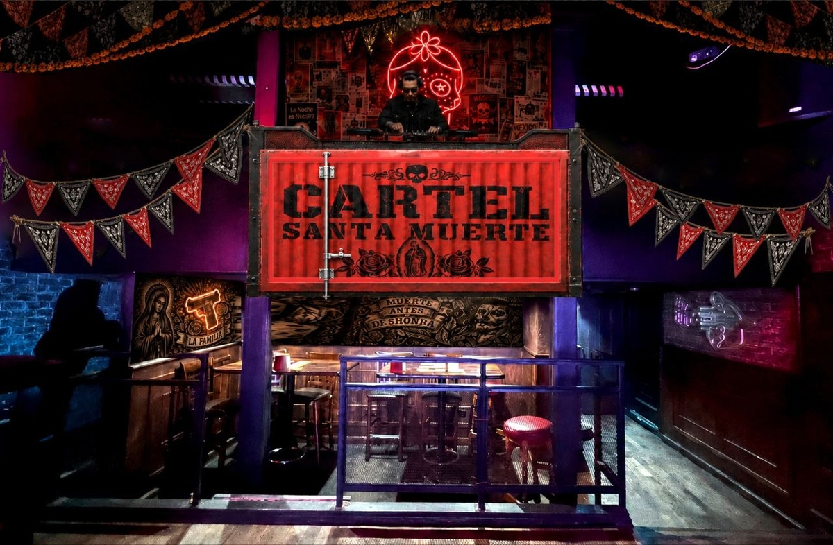 Интерьер бар Santa Muerte