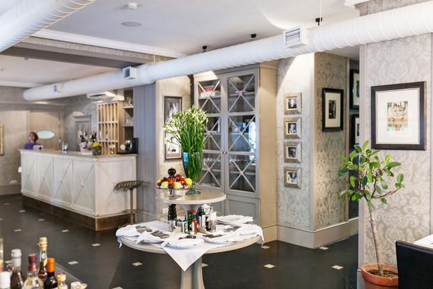 Теплые вечера кругу коллег | Vox | пер. Соляной, 16/4